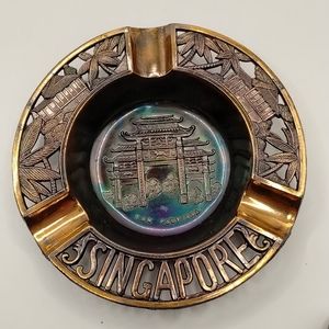Vintage Round Metal Singapore Haw Pabvilla Souvenir Ashtray